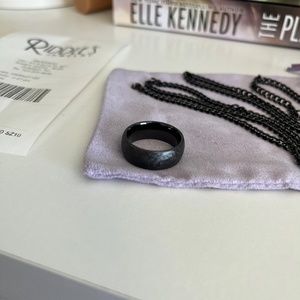 Men’s Size 10 Riddle’s Ring